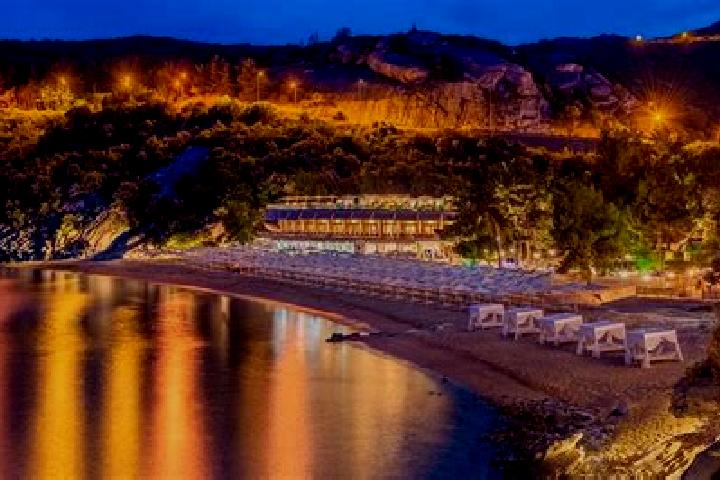 Escorts Palaio Tsifliki, Greece — Local Companions