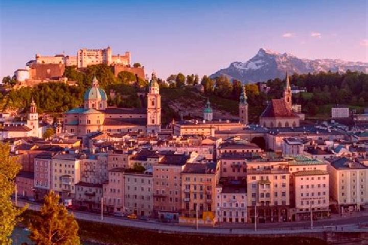 Escorts Paldau, Austria — Local Companions