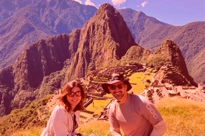 Escorts Pallar Alto, Peru — Local Companions