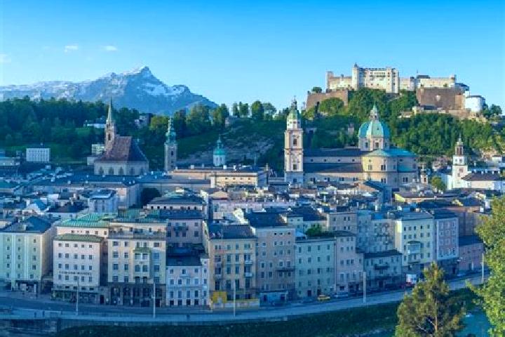 Escorts Palting, Austria — Local Companions