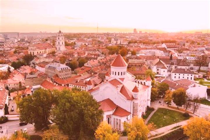 Escorts Paluknys, Lithuania — Local Companions