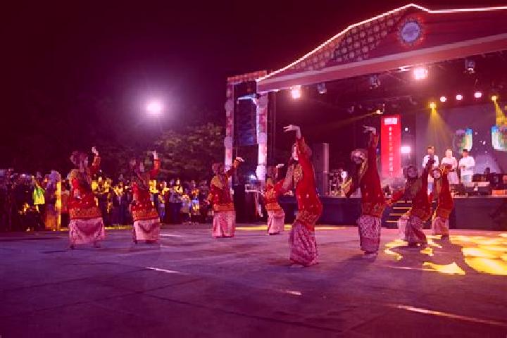 Escorts Pangkalan Kerinci, Indonesia — Local Companions