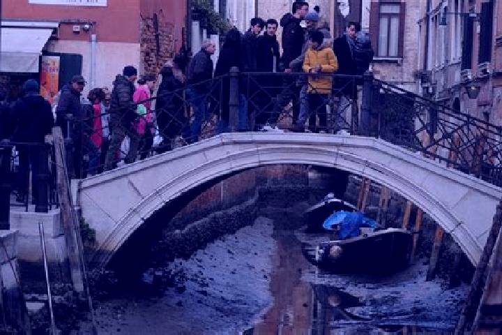 Escorts Panicaglia, Italy — Local Companions