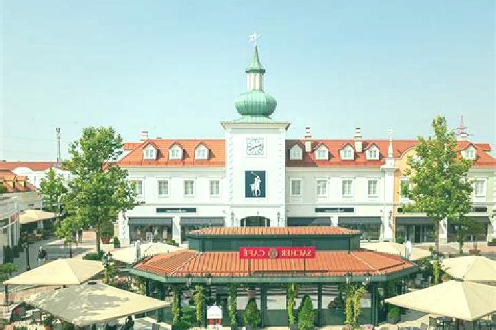 Escorts Parndorf, Austria — Local Companions