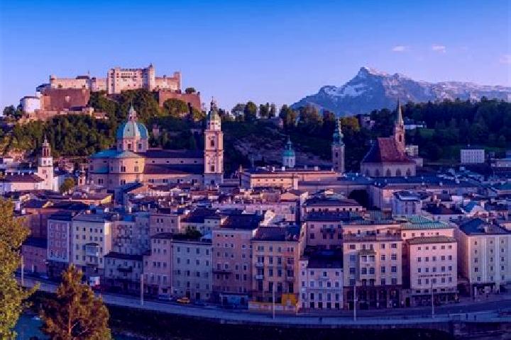 Escorts Peisching, Austria — Local Companions