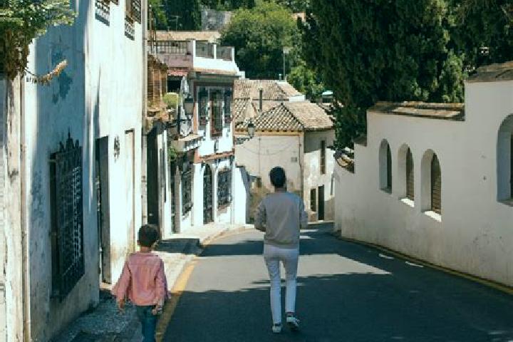Escorts Peralejos, Spain — Local Companions