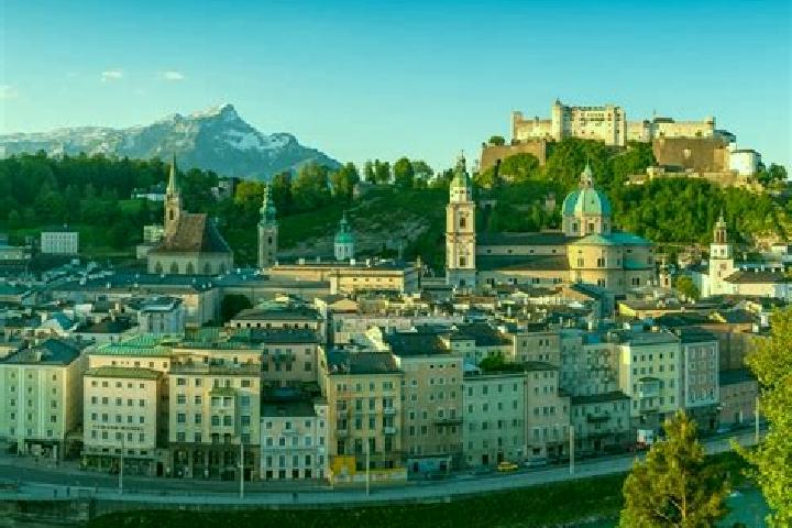 Escorts Pernitz, Austria — Local Companions