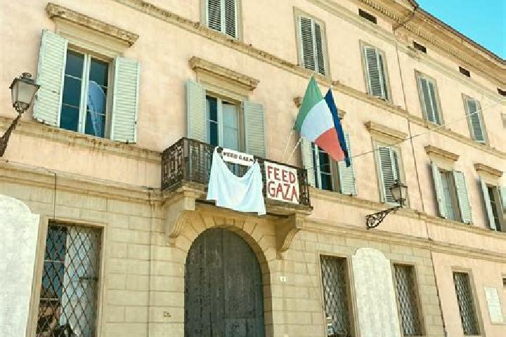 Escorts Pianoro, Italy — Local Companions