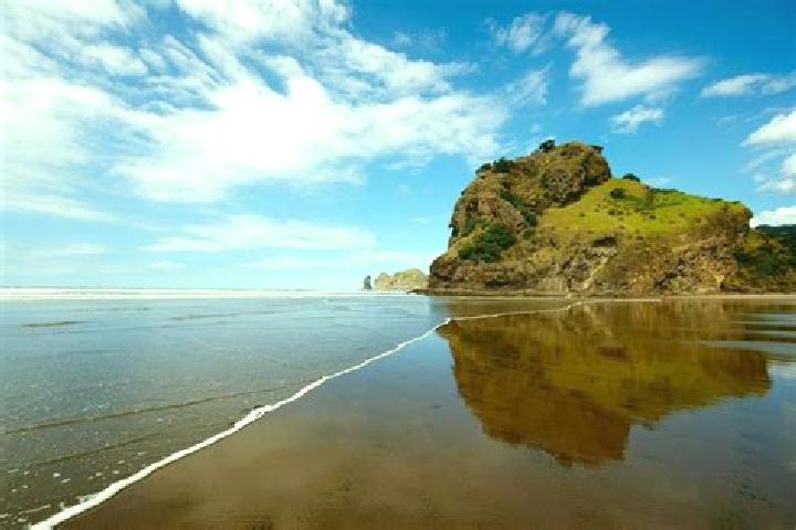 Escorts Piha, New Zealand — Local Companions