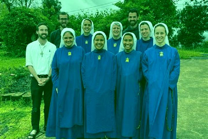 Escorts Pin, France — Local Companions