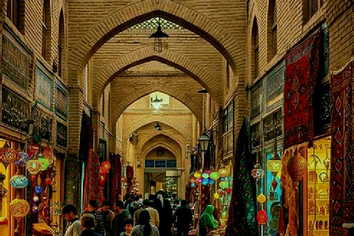 Escorts Pir Bazar, Iran — Local Companions