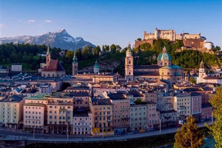 Escorts Pischeldorf, Austria — Local Companions