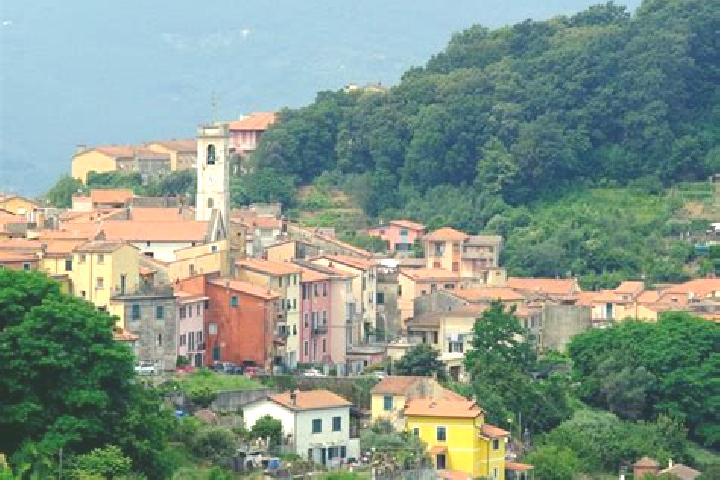 Escorts Pitelli, Italy — Local Companions