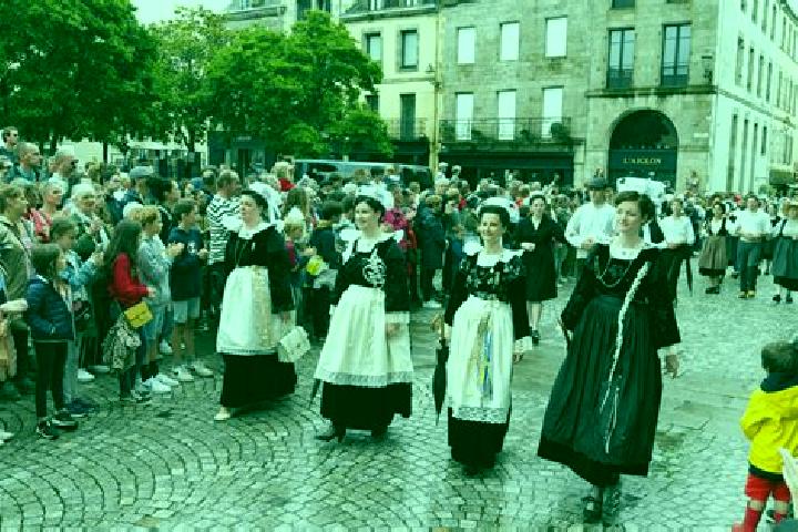 Escorts Plomelin, France — Local Companions