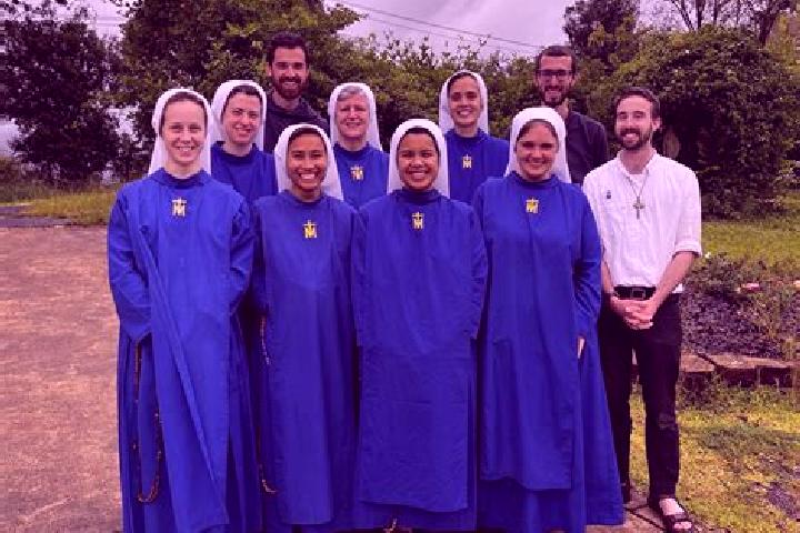Escorts Plottes, France — Local Companions