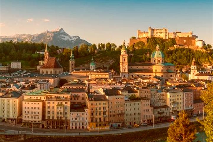 Escorts Poetting, Austria — Local Companions