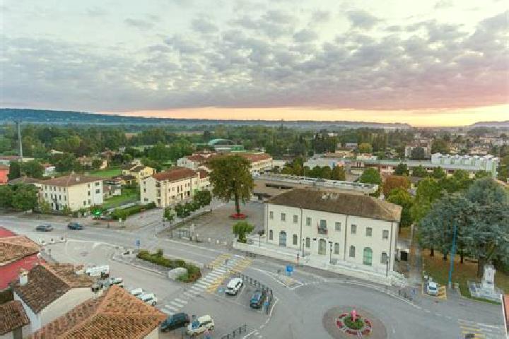 Escorts Poggio Rusco, Italy — Local Companions
