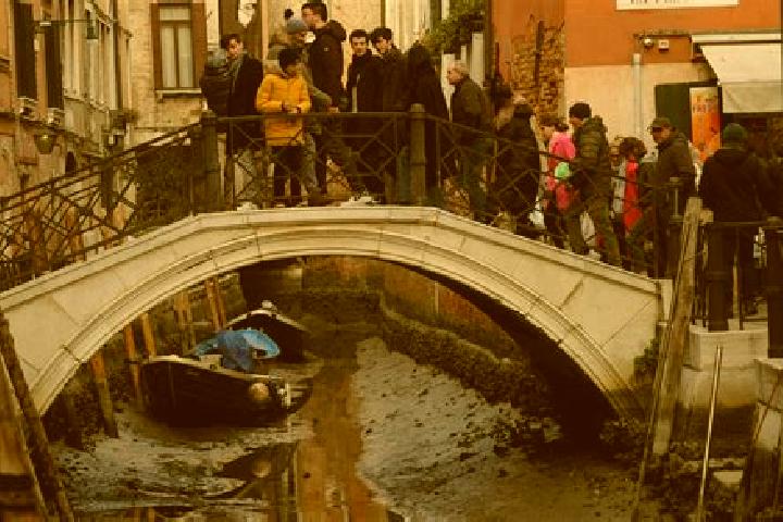 Escorts Pogno, Italy — Local Companions