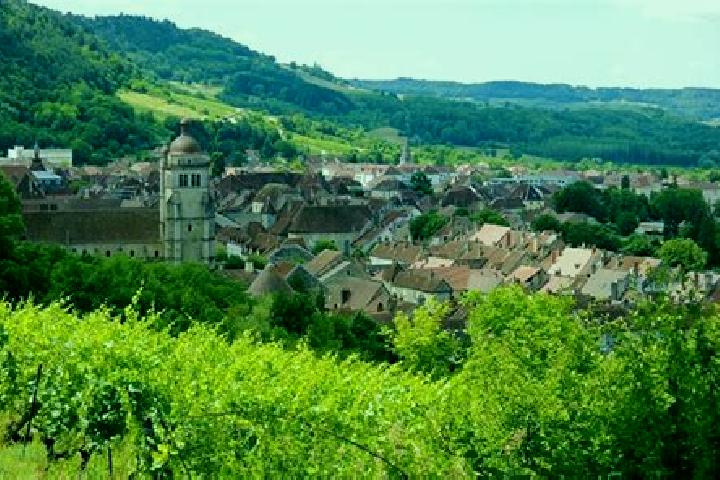 Escorts Poligny, France — Local Companions