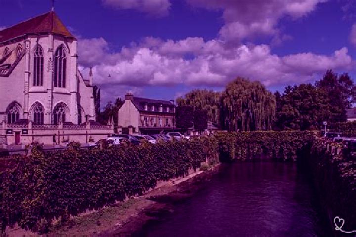 Escorts Pont-l Eveque, France — Local Companions
