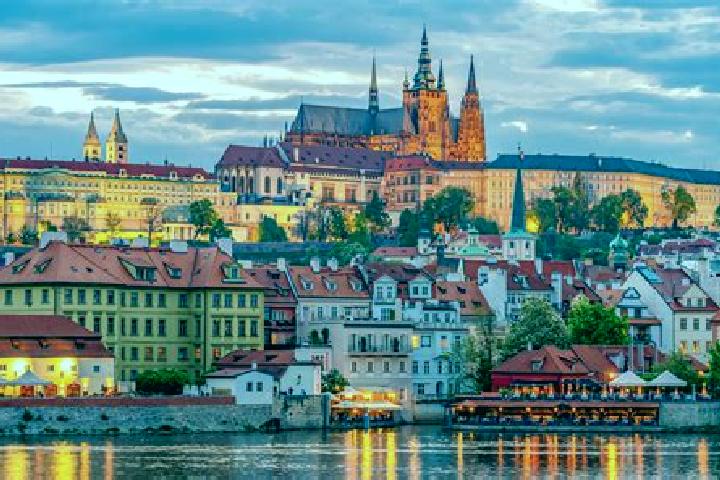Escorts Praga Poludnie, Poland — Local Companions
