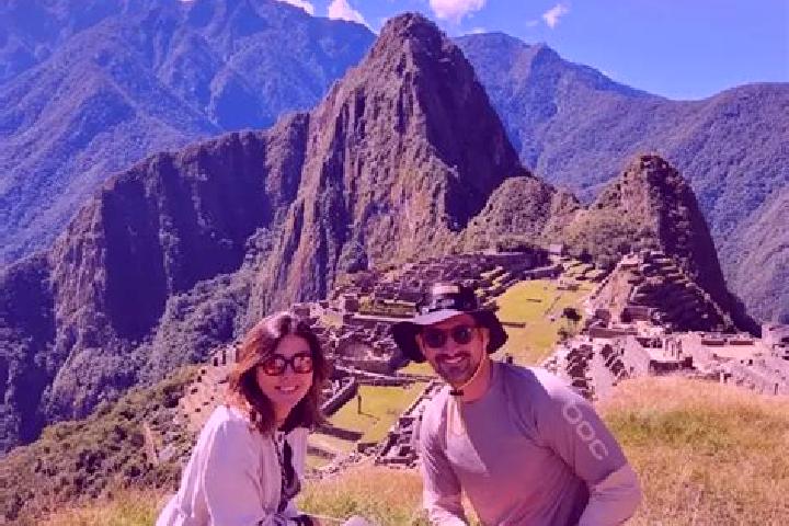 Escorts Pundin, Peru — Local Companions