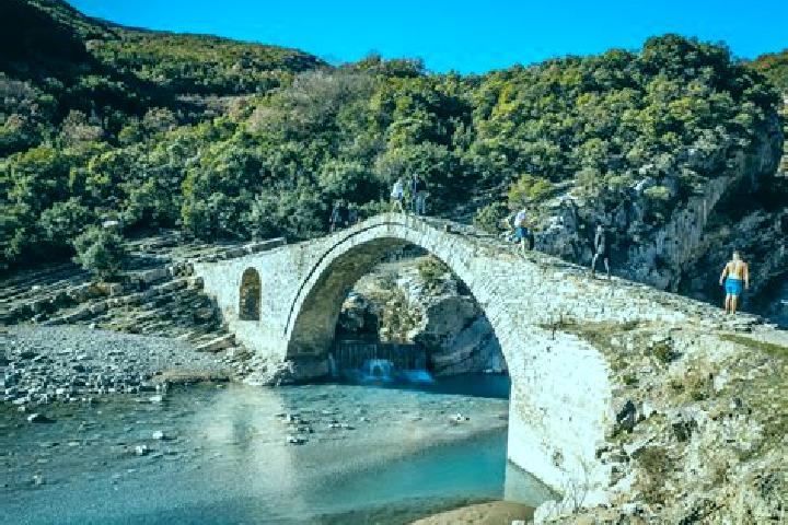 Escorts Qender Skrapar, Albania — Local Companions