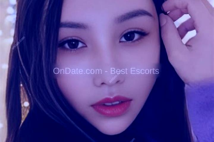 Escorts Qigang, China — Local Companions