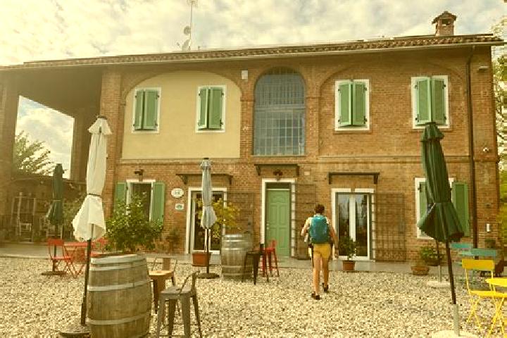 Escorts Quargnento, Italy — Local Companions