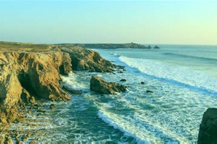 Escorts Quiberon, France — Local Companions