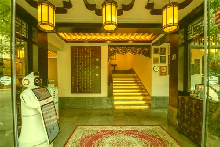 Escorts Quyuan, China — Local Companions
