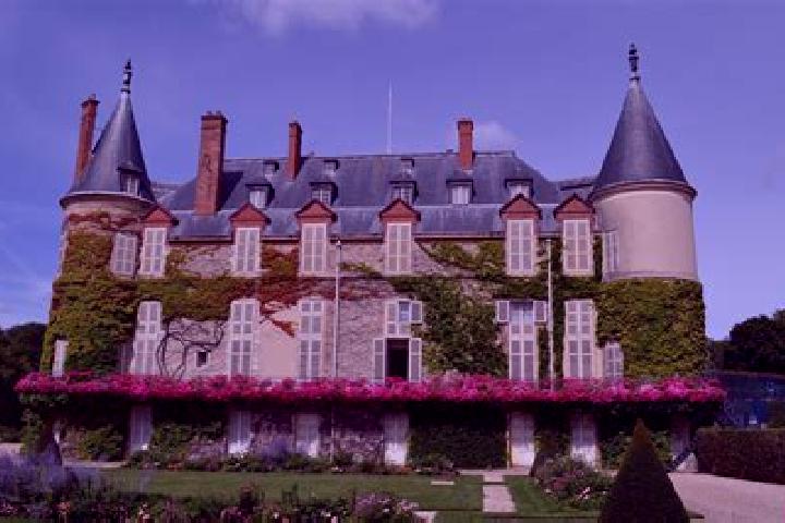 Escorts Rambouillet, France — Local Companions