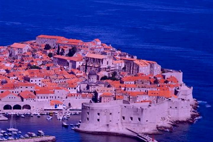 Escorts Raslina, Croatia — Local Companions