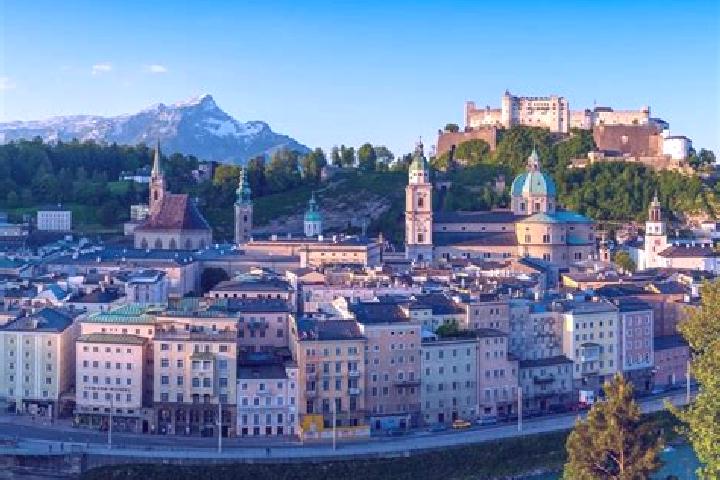 Escorts Raxendorf, Austria — Local Companions