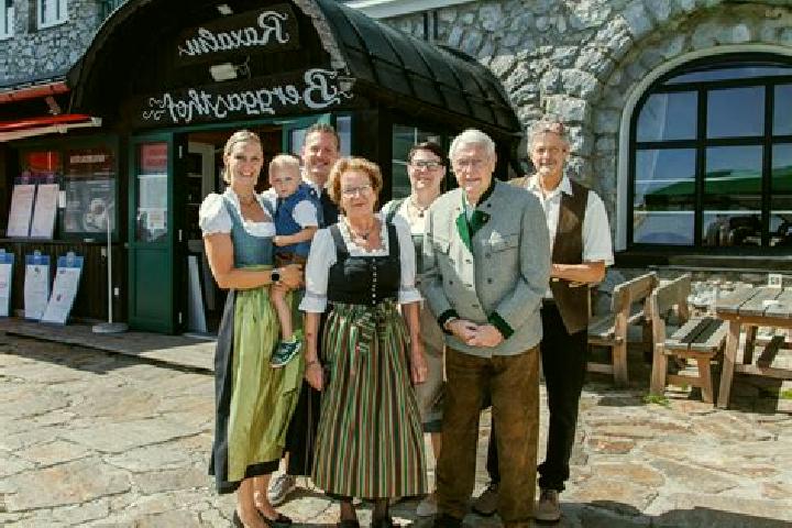 Escorts Reichenau an der Rax, Austria — Local Companions