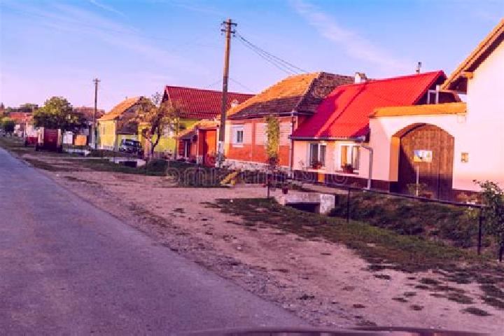 Escorts Retis, Romania — Local Companions