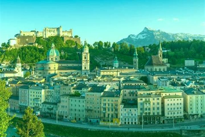 Escorts Rettenbach, Austria — Local Companions