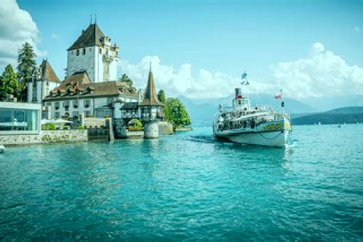 Escorts Reutigen, Switzerland — Local Companions