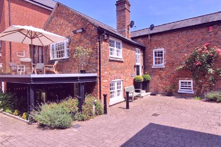 Escorts Ribchester, United Kingdom — Local Companions