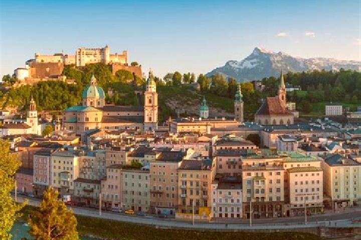 Escorts Rinnegg, Austria — Local Companions