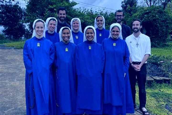 Escorts Rivecourt, France — Local Companions