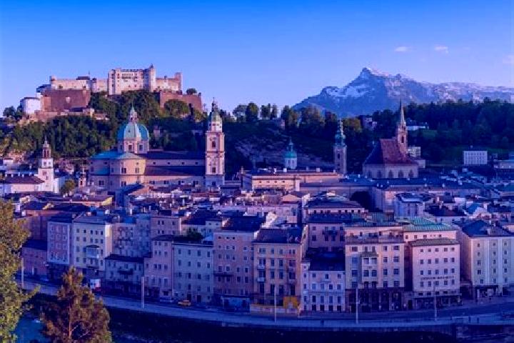 Escorts Roehrenbach, Austria — Local Companions