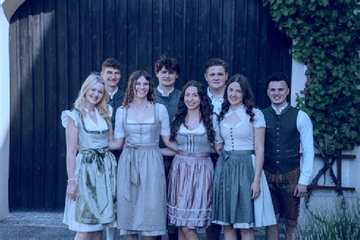 Escorts Roith, Austria — Local Companions