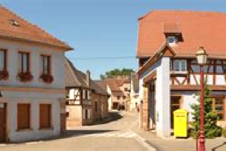 Escorts Romanswiller, France — Local Companions