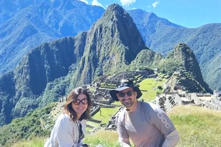 Escorts Roque, Peru — Local Companions