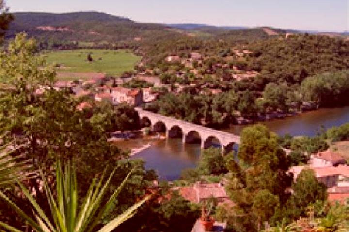Escorts Roquebrun, France — Local Companions