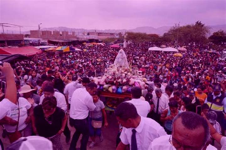 Escorts Rosario de Yauca, Peru — Local Companions
