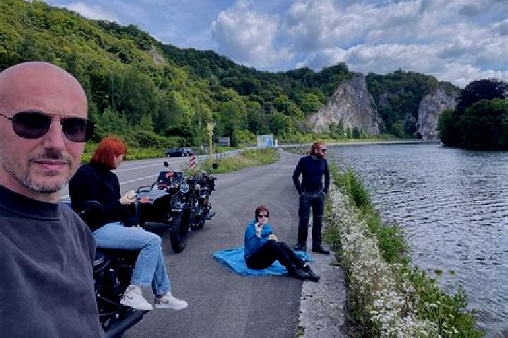 Escorts Roselies, Belgium — Local Companions