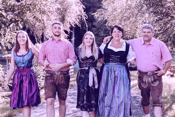 Escorts Rudersdorf, Austria — Local Companions