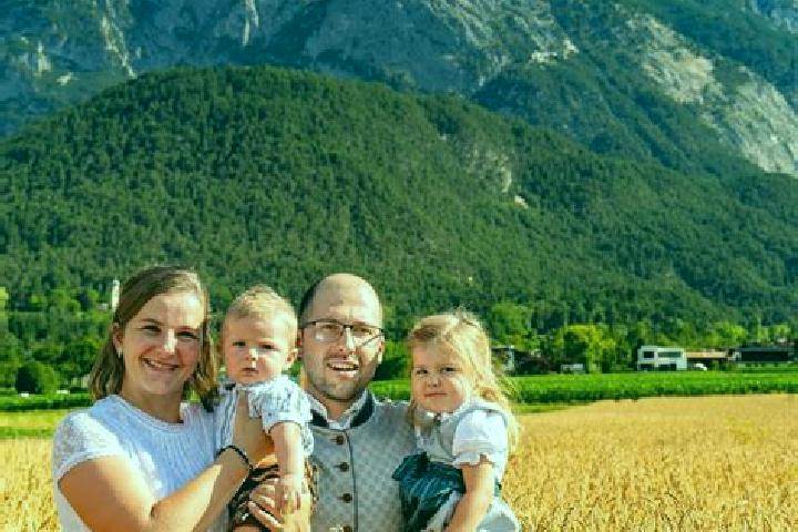 Escorts Ruetihof, Switzerland — Local Companions